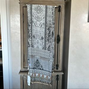 Inoa 100% silk scarf resort wear new with tags